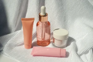 Top 10 Face Serum for Glowing Skin in India 2 The Derma Co 2% Kojic Acid Face Serum