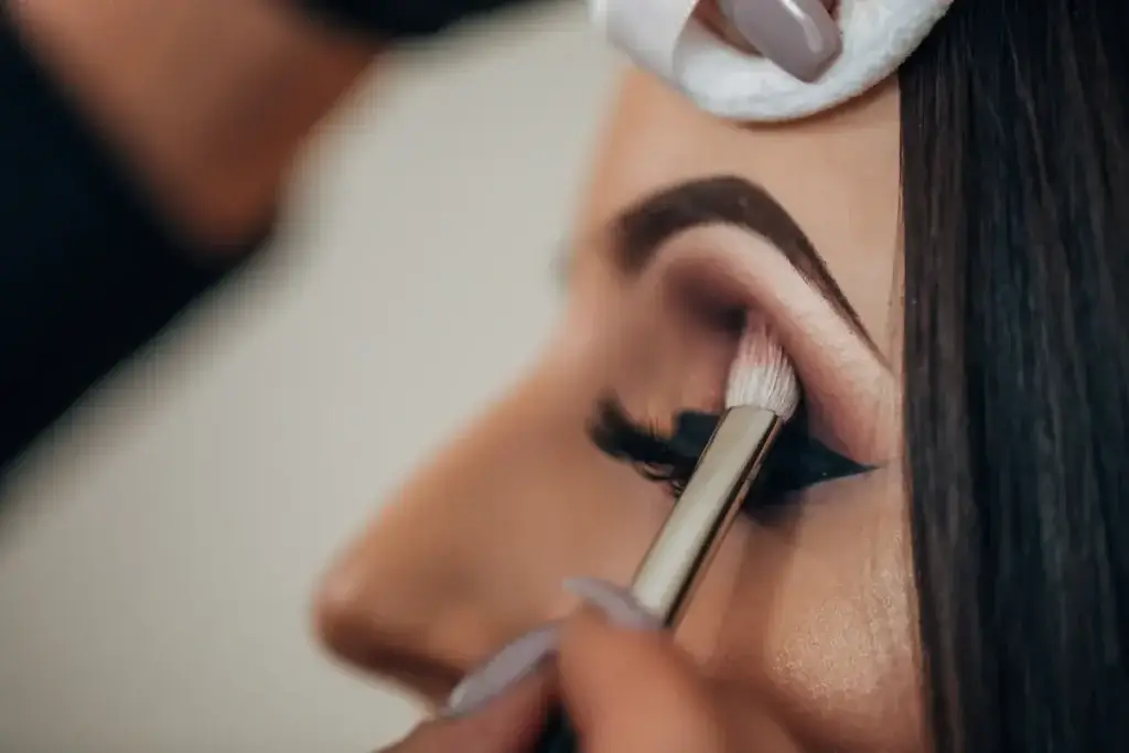 डेली 5-मिनट मेकअप रूटीन (2)